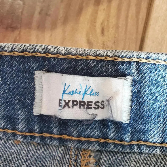 Karlie Kloss EXPRESS Medium Wash Button Up Denim Mini Skirt Size 2 - Picture 7 of 12